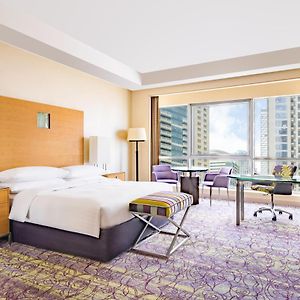 Deluxe King Room City View